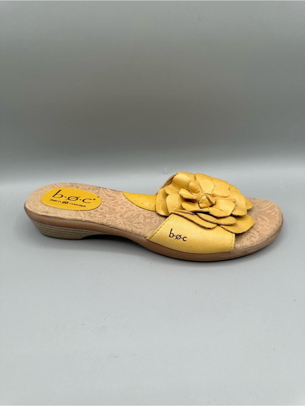 BOC Born Concept Leather Flower Slide Sandal Boho-Chic Women 7 Vibrant Mustard